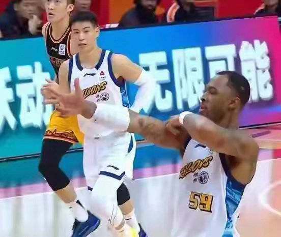 赛前速览：CBA常规赛决赛广厦男篮对阵圣安东尼奥马刺，三大看点值得期待的简单介绍